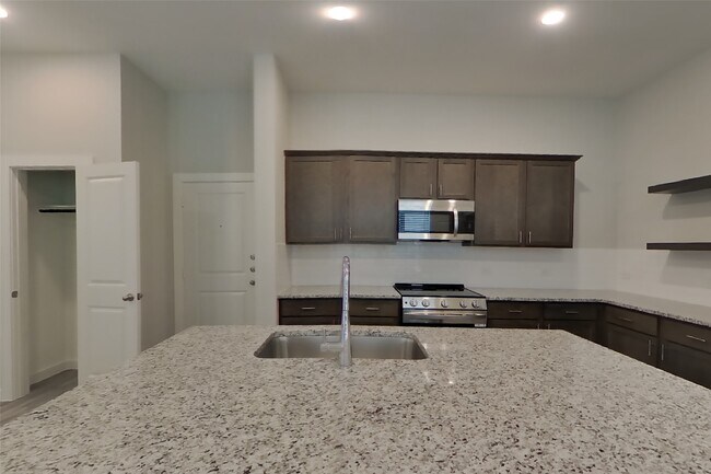 Building Photo - 22638 Terrazzo Dr