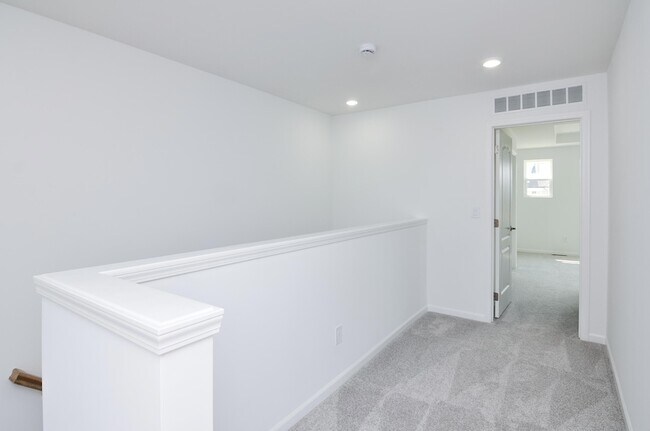 Building Photo - 5559 E Spaniel Dr
