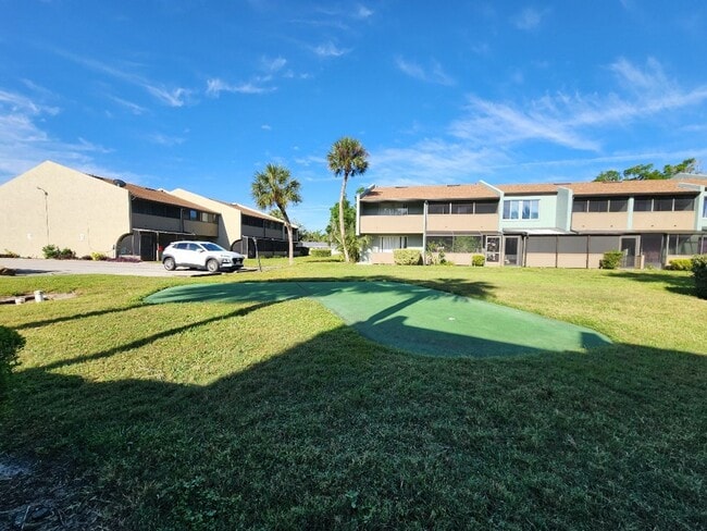 Building Photo - Gorgeous 3-Bedroom, 2.5-Bathroom Townhome in Winter Haven