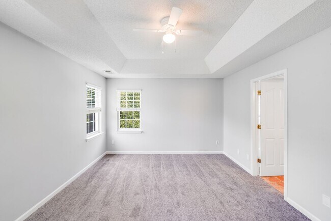 Building Photo - Beautiful 3BR/2.5BA Near Rivergate & Charl...