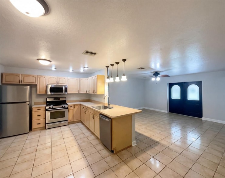 Building Photo - 2037 Recker Hwy