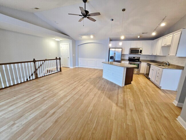 Building Photo - 4201 Bradhurst Dr