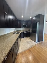Kitchen - 855 Moraga Dr