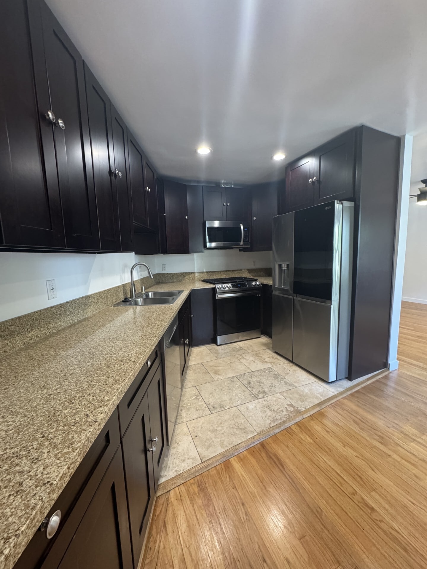 Kitchen - 855 Moraga Dr