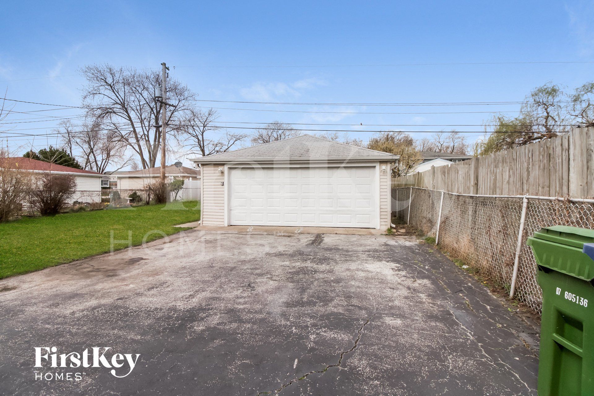 Building Photo - 8840 Sproat Ave