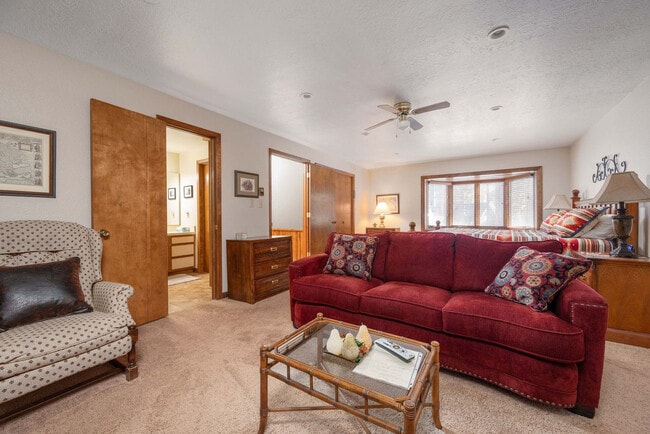 Building Photo - 47 Valle Grande Trail N