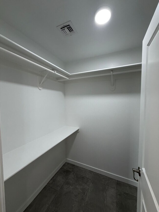 Building Photo - BRAND NEW 3 BEDROOM HOME!