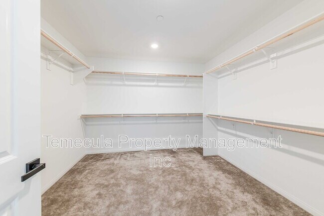 Building Photo - 1816 Tapaderos St