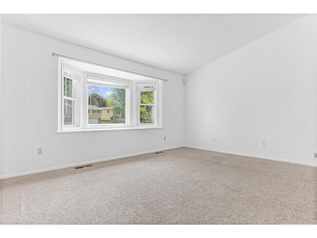 Building Photo - 1716 Evergreen Dr