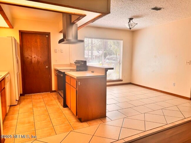 Building Photo - 1218 Colt St