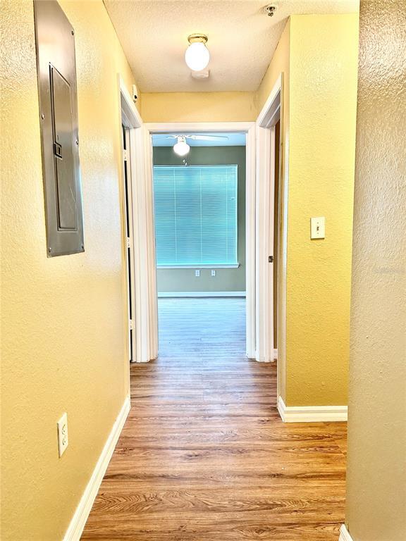 Building Photo - 2025 Erving Cir