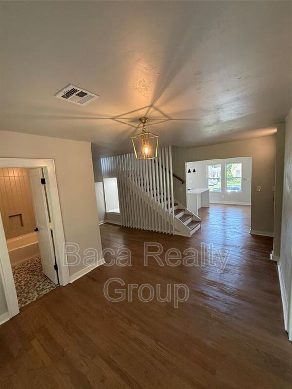Building Photo - 1212 NW 48th St