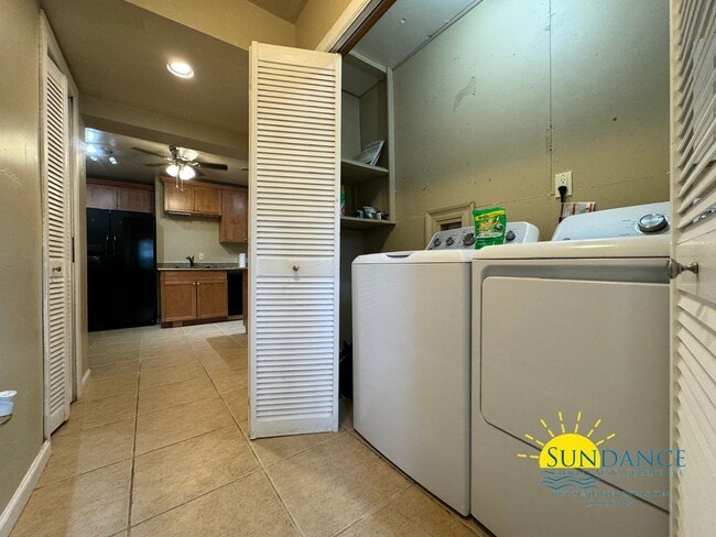 Building Photo - Charming 4-Bedroom Home in Fantastic Neigh...