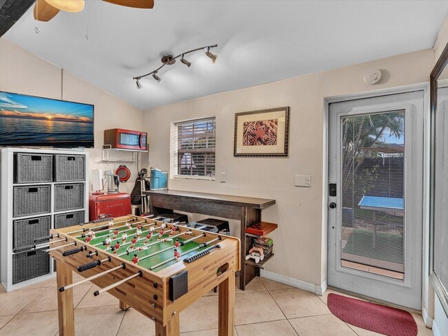 Building Photo - 436 38th St