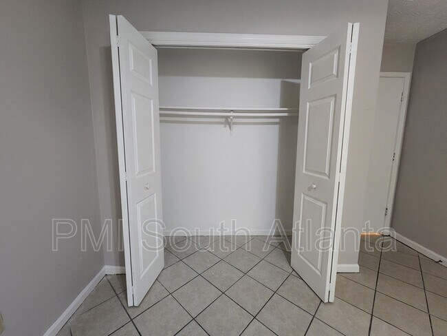 Building Photo - 107 Spring Ct