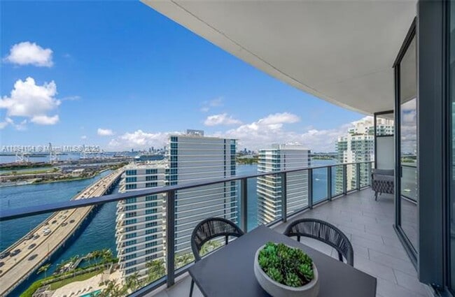 Building Photo - 500 Alton Rd