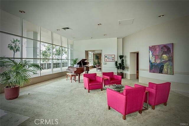 Building Photo - 700 E Ocean Blvd