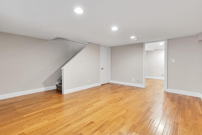 Building Photo - 3011 S Buchanan St