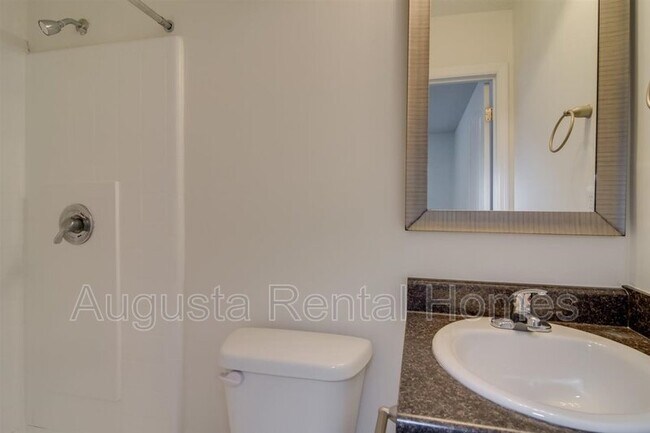 Building Photo - 2905 Arrowhead Dr