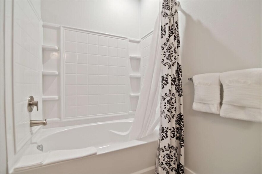 Building Photo - 3639 Haven Ave