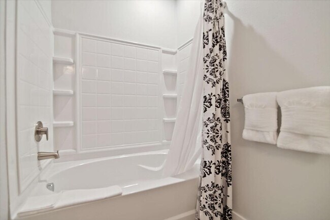 Building Photo - 3639 Haven Ave