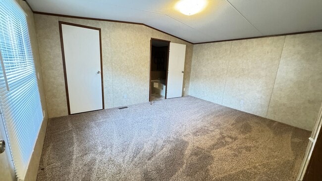 Building Photo - 2009 Model 3 Bedroom 2 Bath Mobile Home