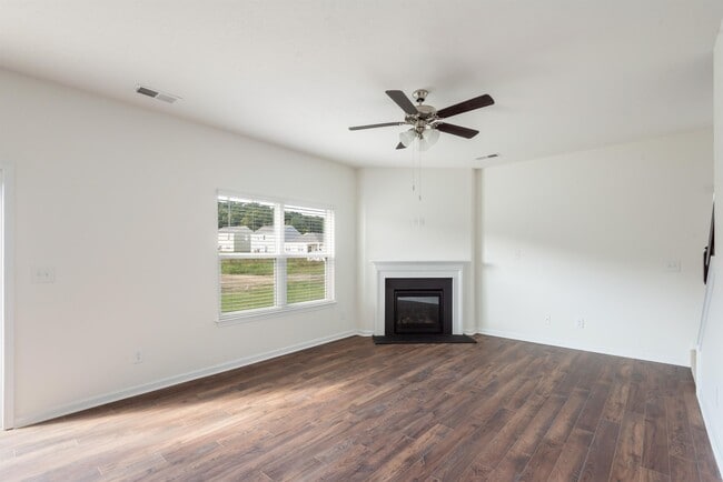Building Photo - 118 Greystone Way