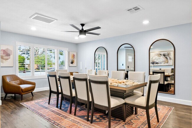 Building Photo - 8259 E Mulberry Ln