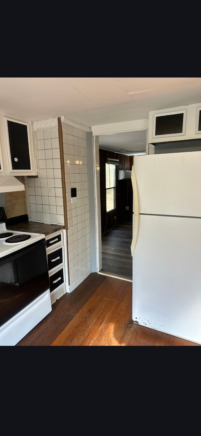 Building Photo - 8910 Via Ln