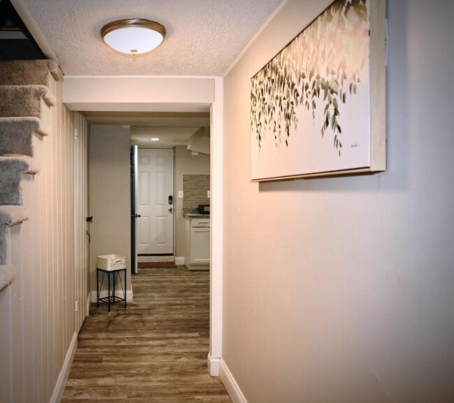 Building Photo - 1544 Oakridge Rd