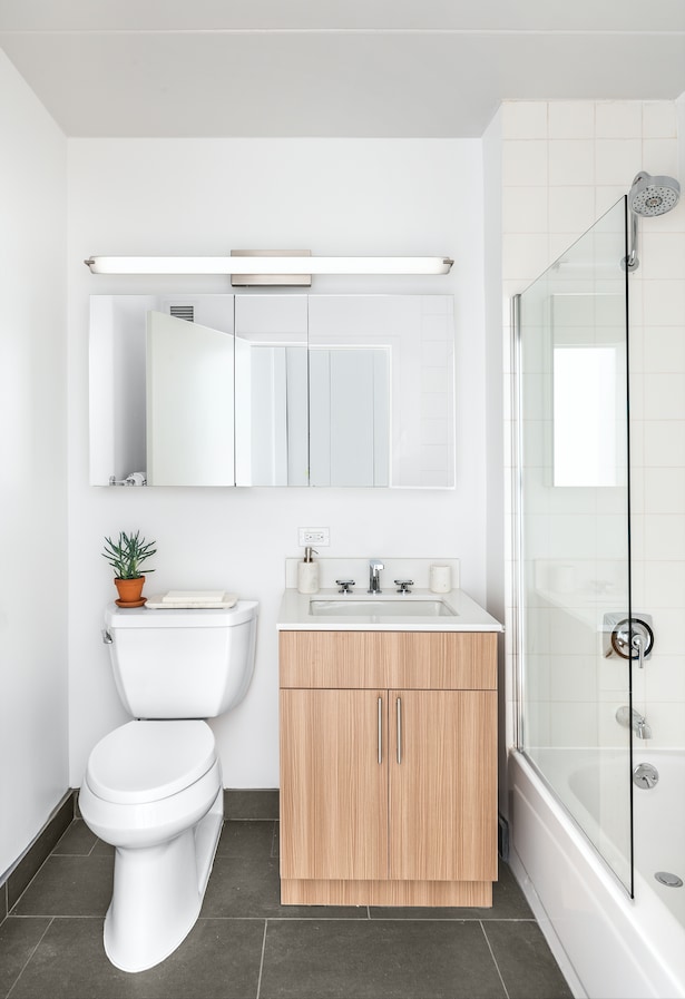 Interior Photo - 200 East 87th Street