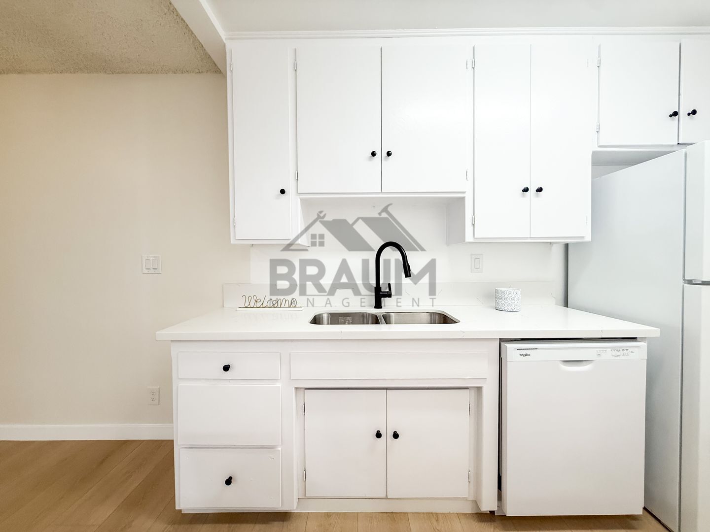 Building Photo - 6041 Whitsett Ave