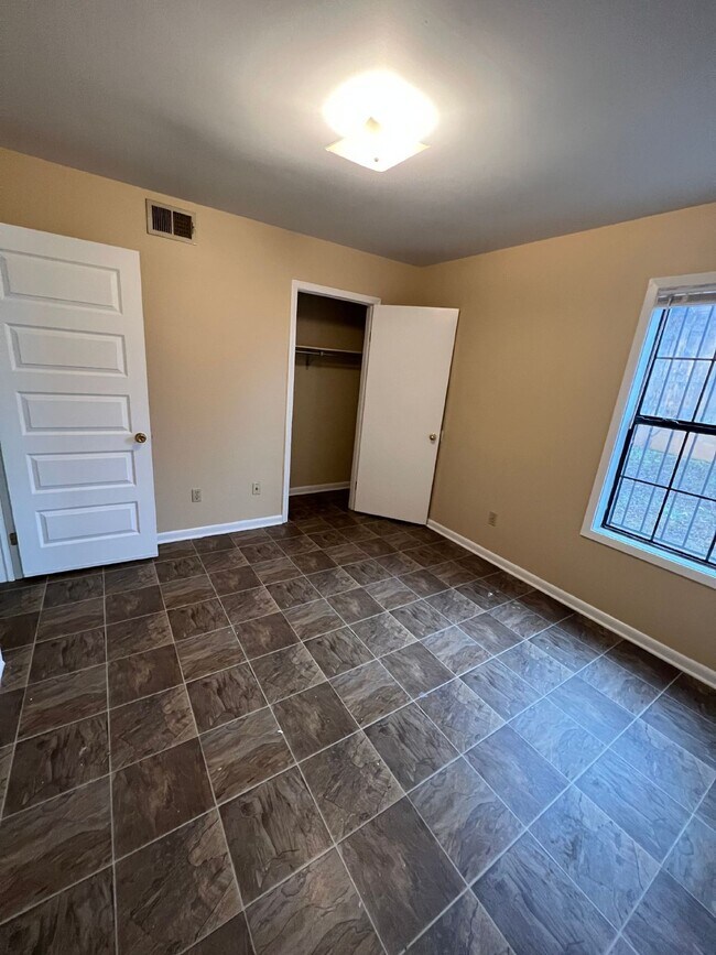 Building Photo - "Charming 2-Bedroom Retreat in Jonesboro – Cozy 750 Sq Ft Home Awaits!"