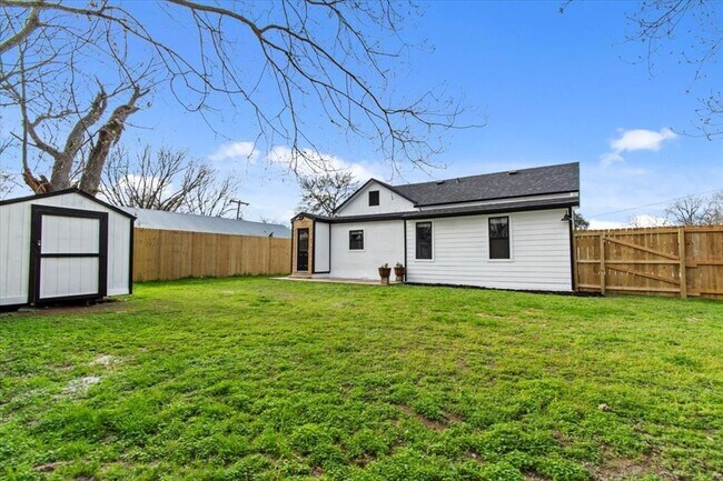 Building Photo - 102 East St