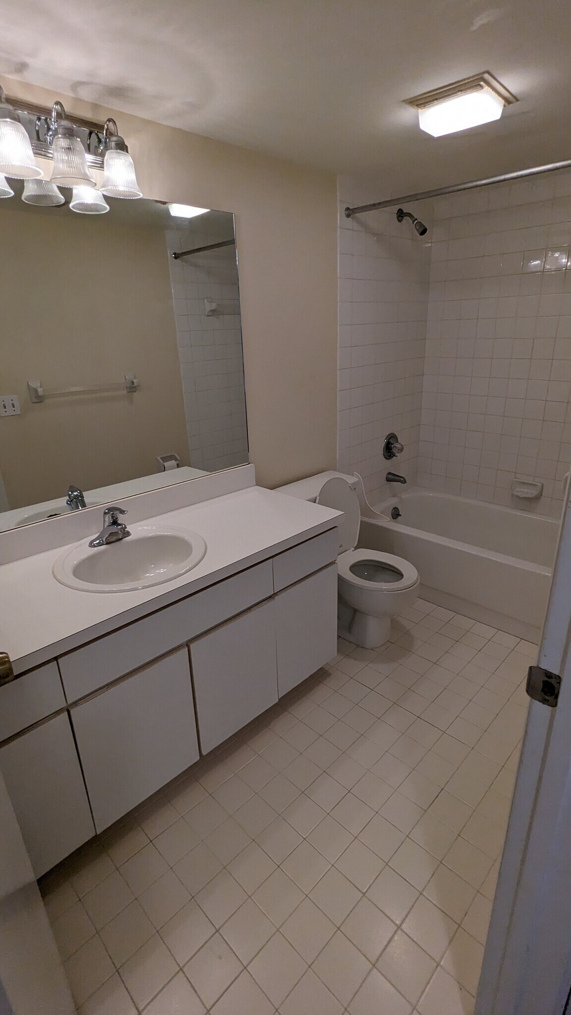 Building Photo - 950 S Kanner Hwy