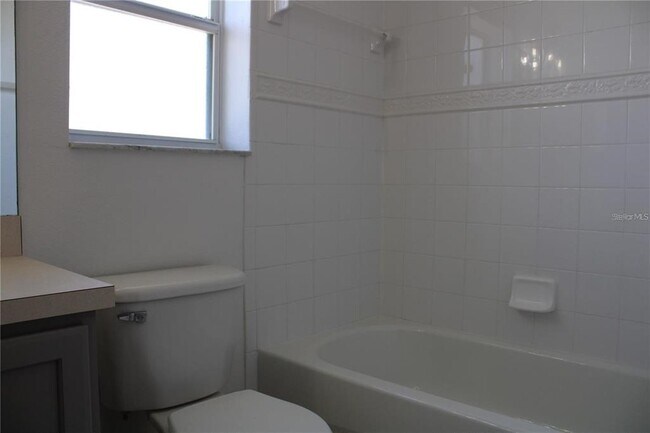 Building Photo - 7840 Carriage Pointe Dr