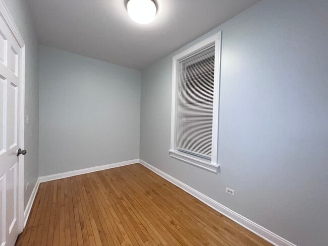 Building Photo - 4815 S Elizabeth St