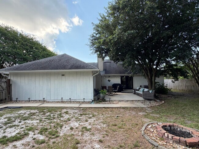 Building Photo - 220 Wynnehaven Beach Rd