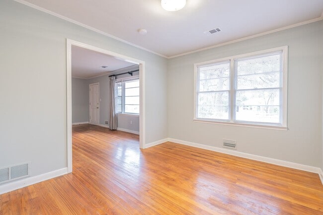 Building Photo - Charming Eastside Home Near UGA Vet School