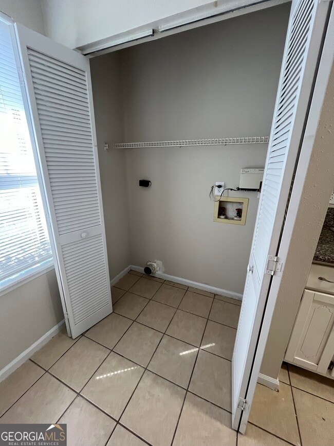 Building Photo - 419 Admiral's Walk Dr