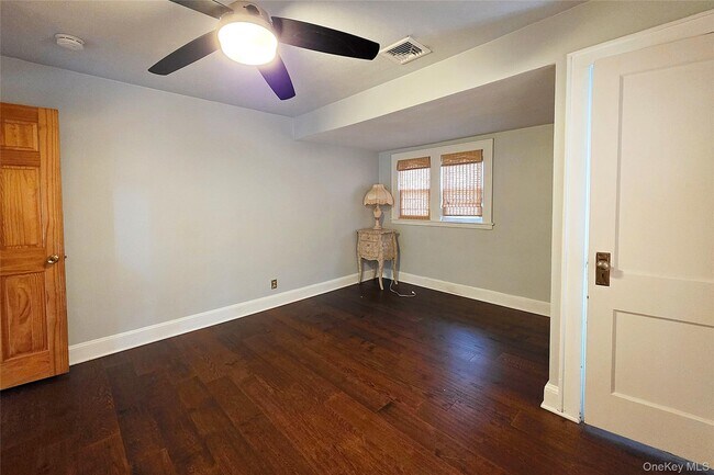 Building Photo - 18 Prospect St