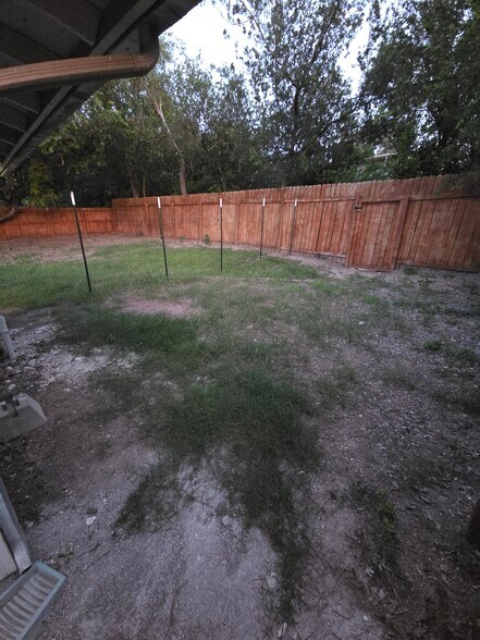 Building Photo - 126 Postwood Dr
