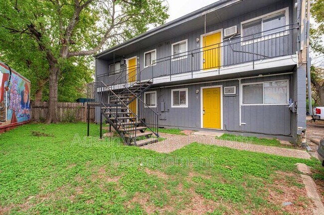 Building Photo - 903 Springdale Rd