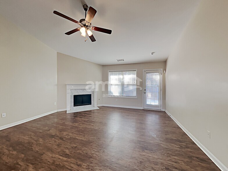 Building Photo - 3815 Hawk Tail Dr