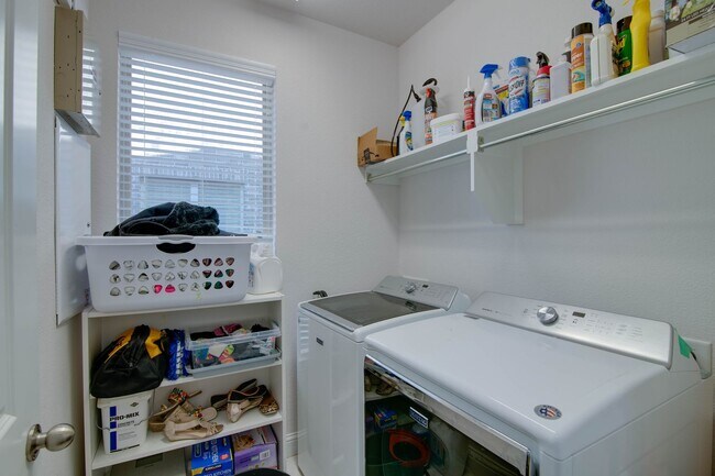 Building Photo - McKinney living at its finest 3,155 sqft., 4 bed 3 bath on a 7,455 sqft Lot