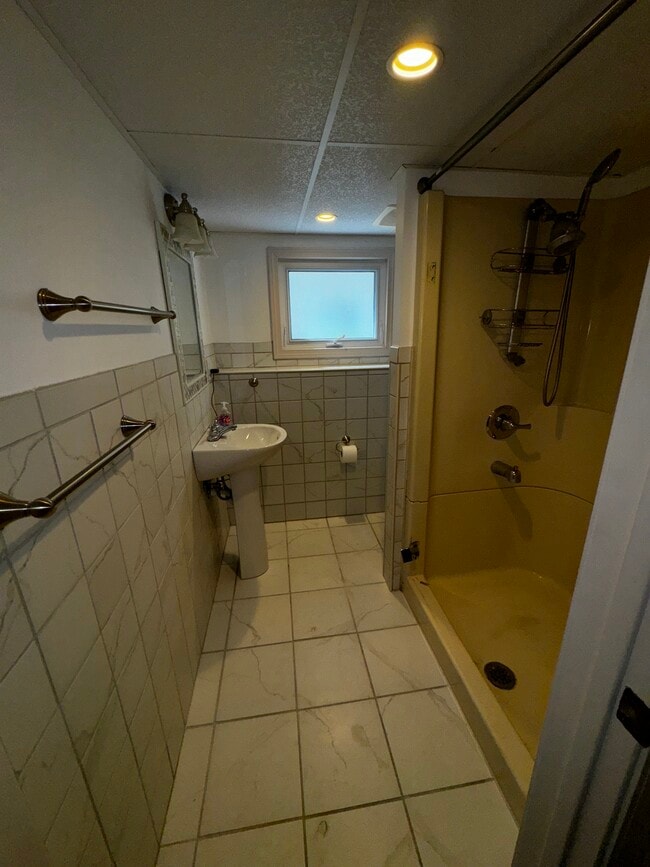 Building Photo - 5337 W Patterson Ave