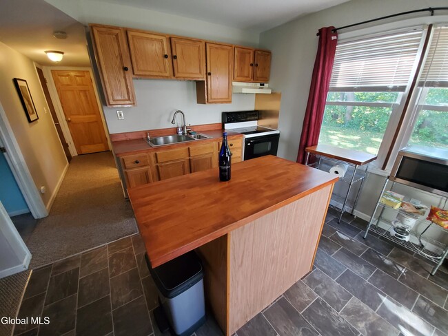 Building Photo - 18 Vanderbilt Ave