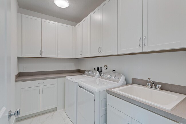 Building Photo - 13559 Artisan Cir