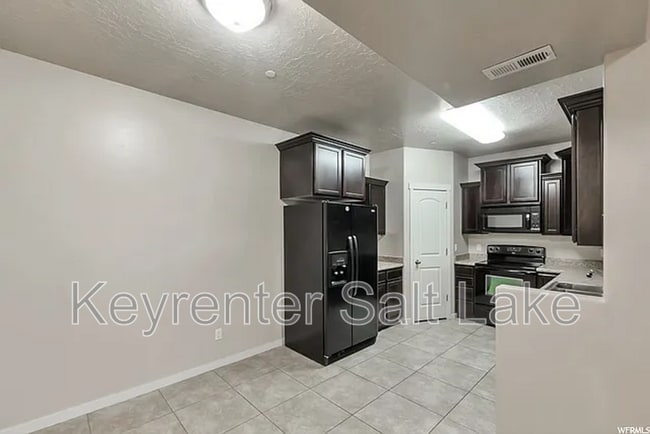 Building Photo - 203 Jordan Ridge Boulevard