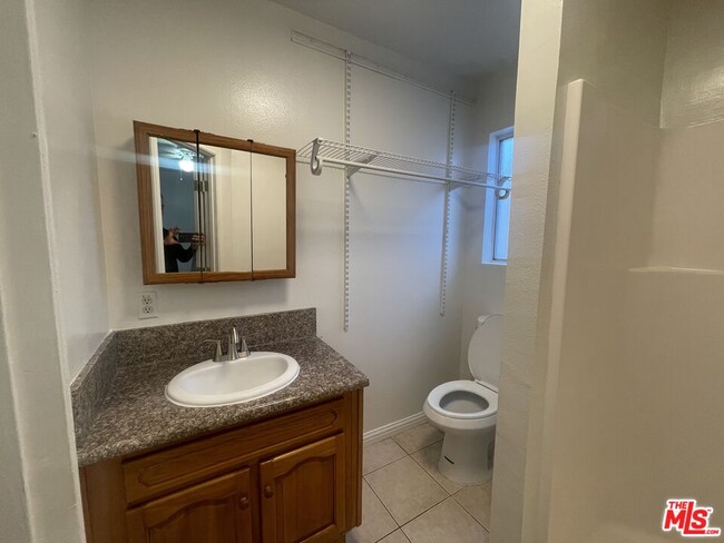 Building Photo - 954 Fedora St